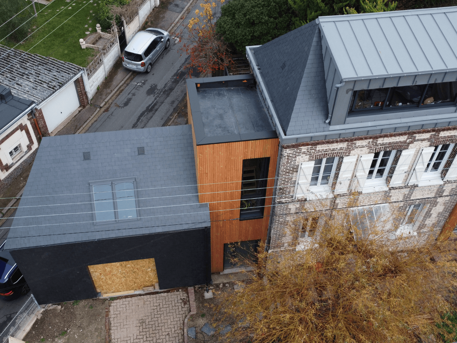 Création d'un agrandissement sur-mesure réalisé par BM couverture, spécialiste de la couverture et de la charpente à Bois-Guillaume en Normandie.